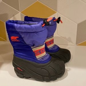 Kids Sorel Cub insulated drawstring snow boots size 7 purple
